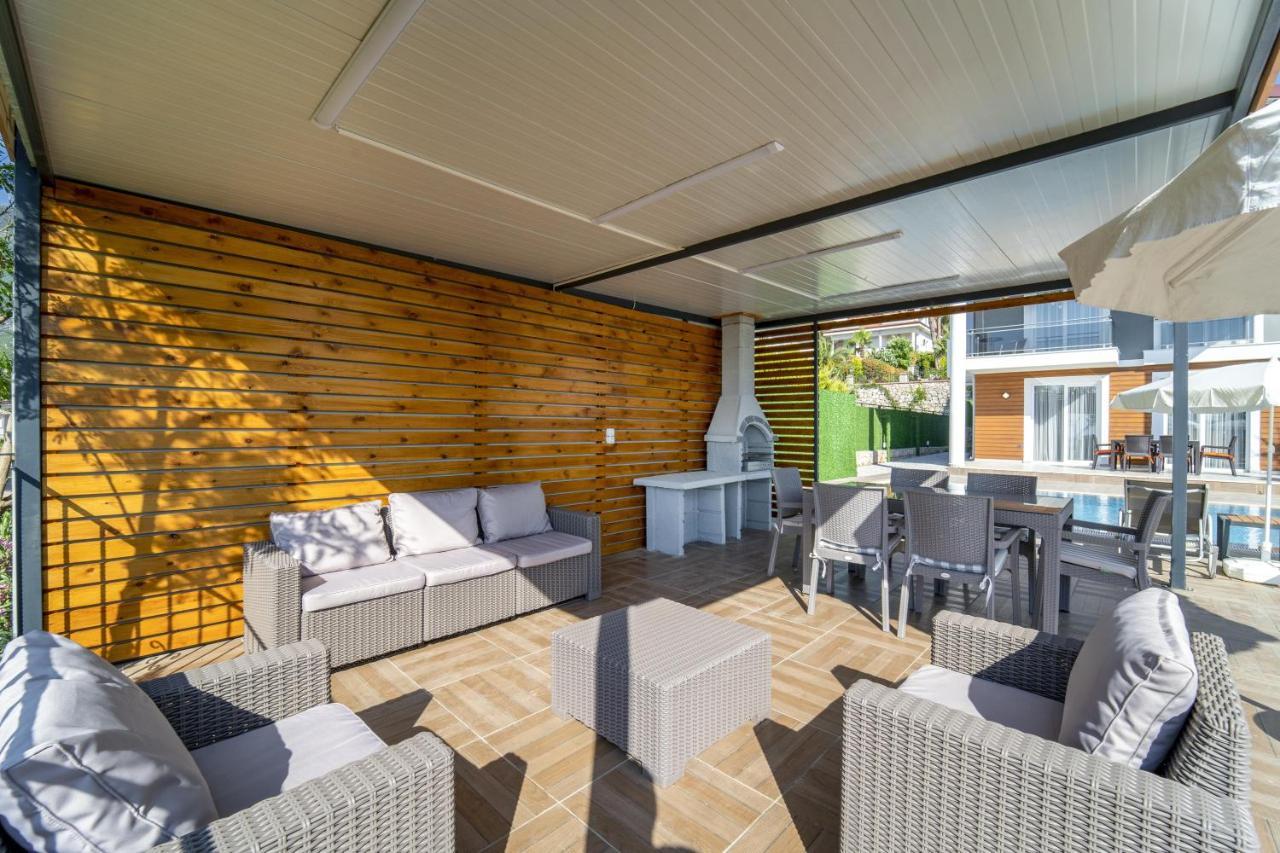 Kamelya, Isitmali Kapali Havuz Ve Saunali Tatil Villaniz Villa Fethiye