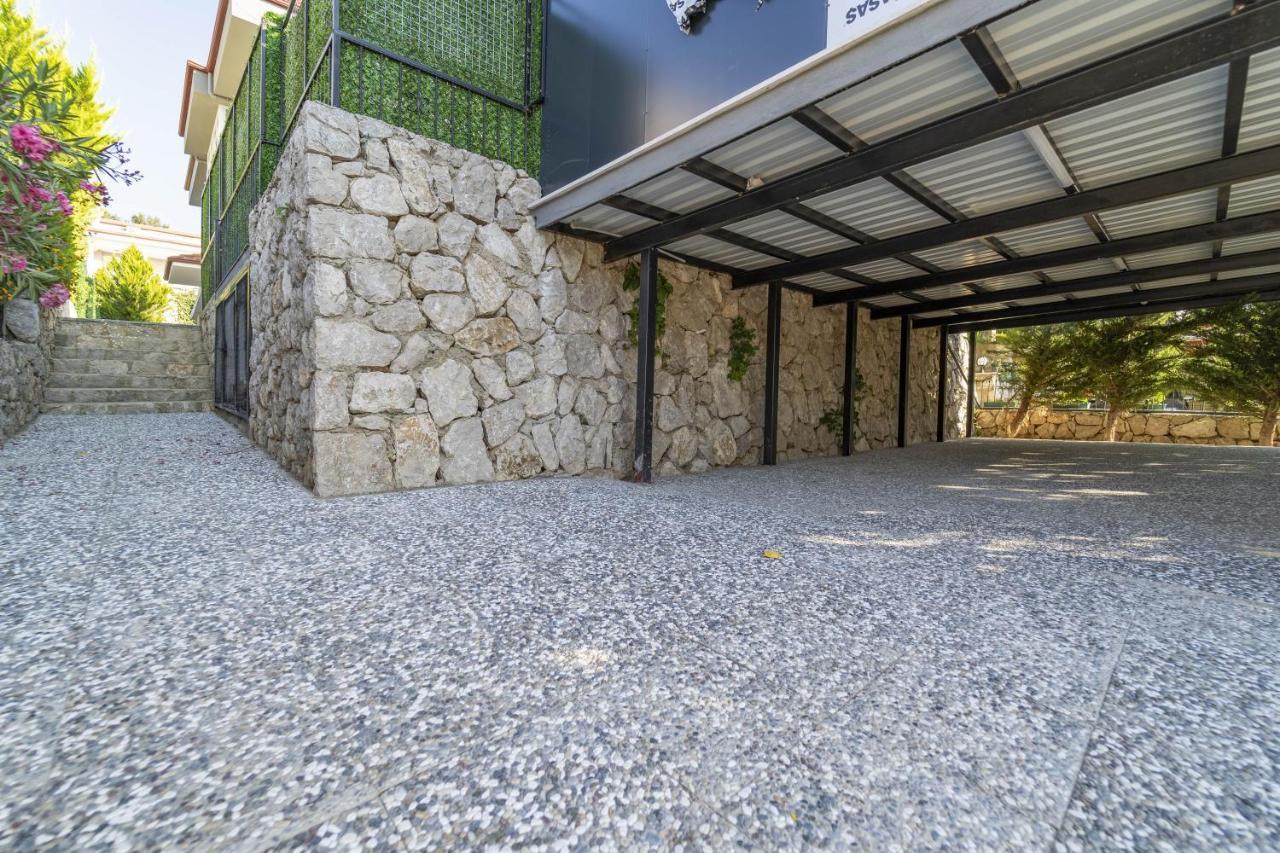 Kamelya, Isitmali Kapali Havuz Ve Saunali Tatil Villaniz Fethiye