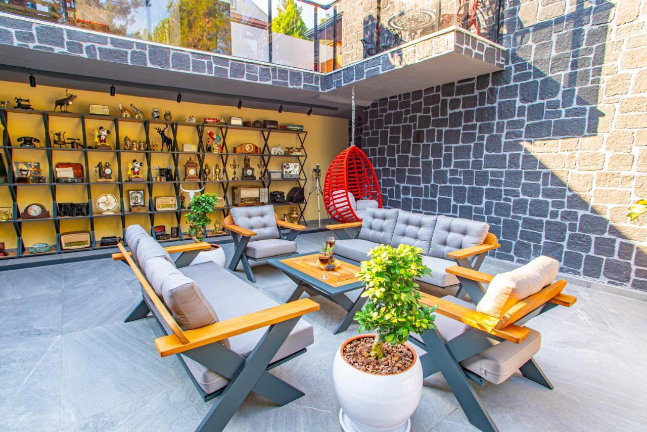 A & Ultra Villa *