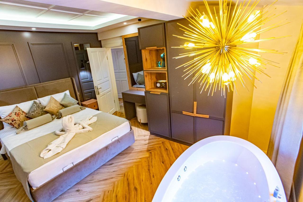 A & Ultra Villa