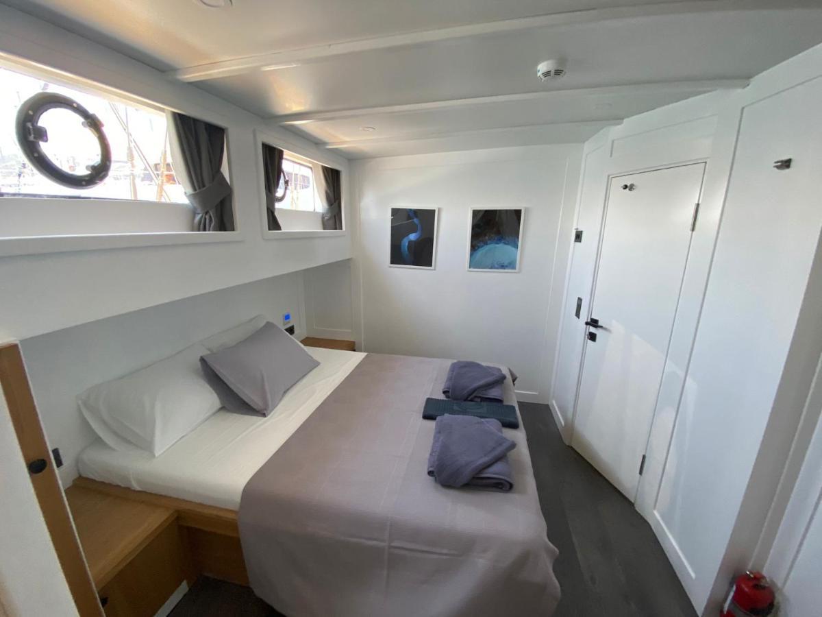 Yacht *
