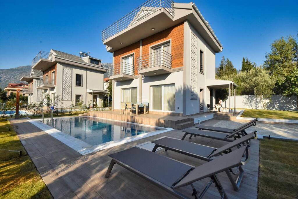 Nurten Oeluedeniz'e Yakin Villa *