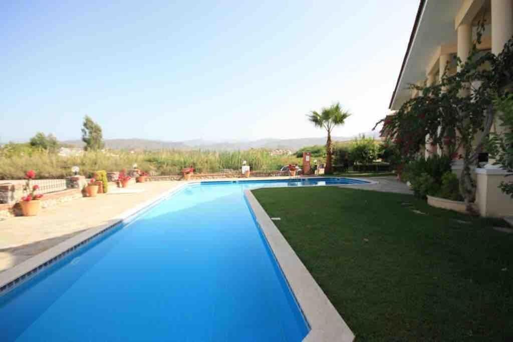 Nearby The Sea With Pool Triplex Villa