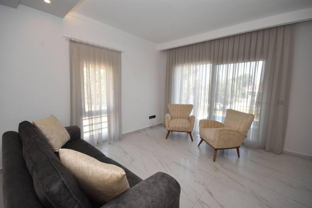 Nurten Oeluedeniz'e Yakin Villa *