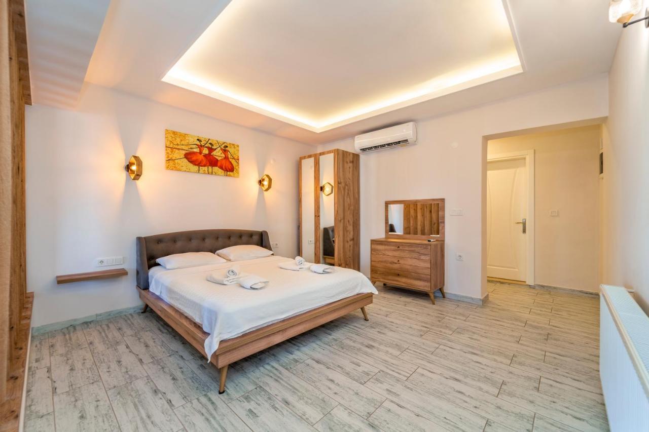 Nakas Apartment