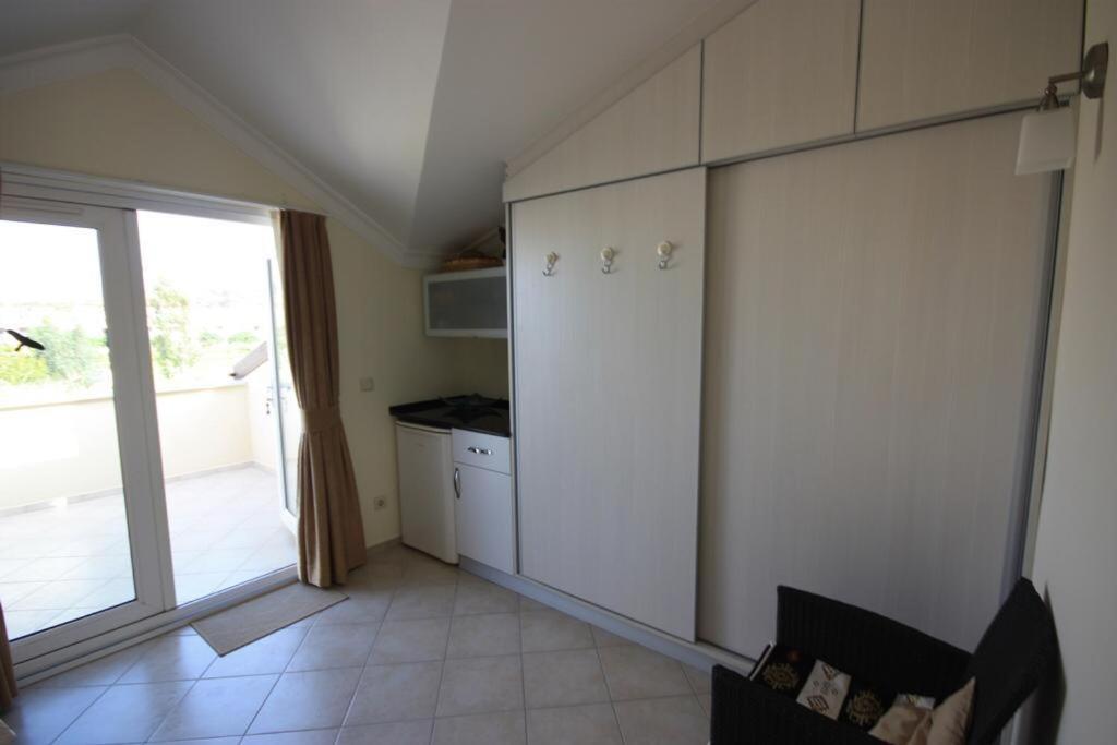 Nearby The Sea With Pool Triplex Villa