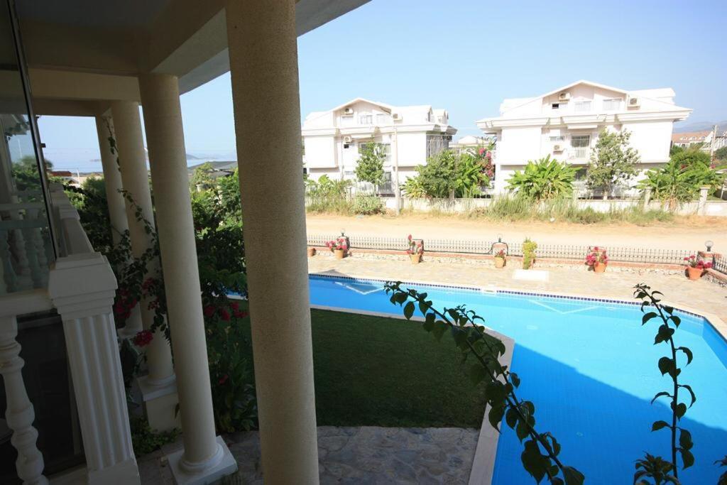 Nearby The Sea With Pool Triplex Fethiye