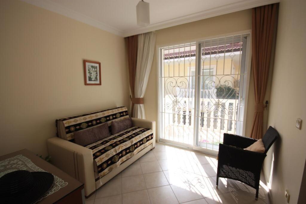 Nearby The Sea With Pool Triplex Villa