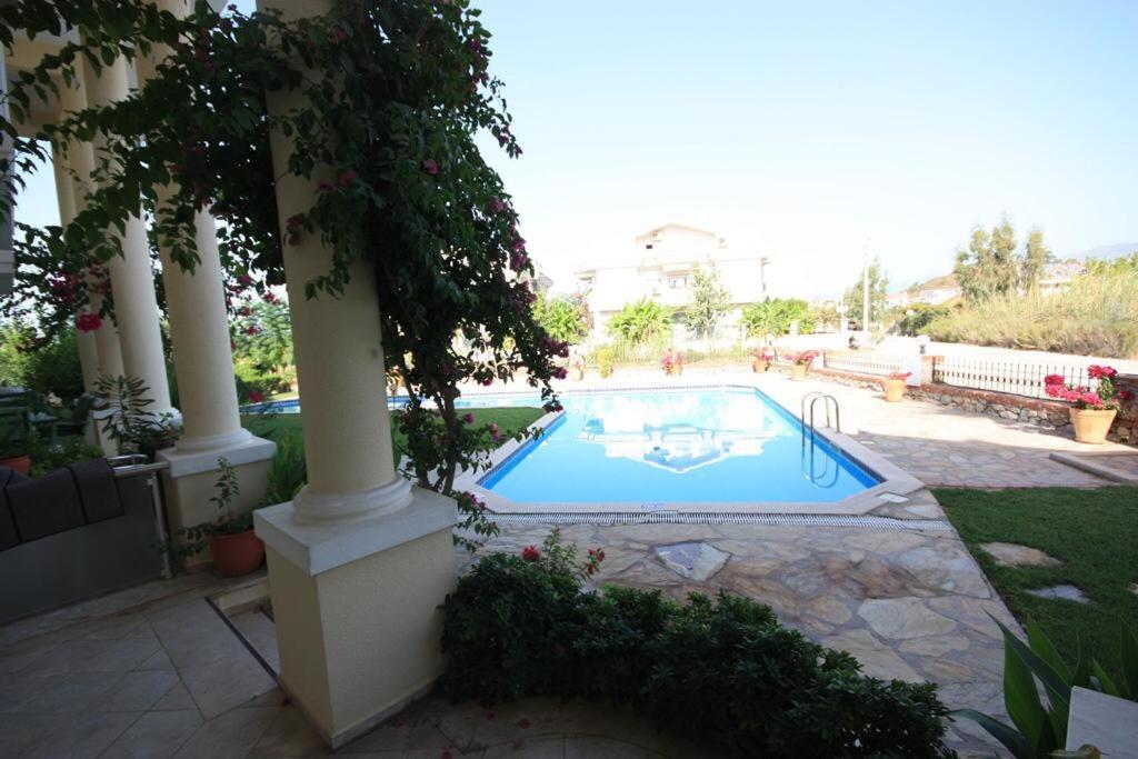 Nearby The Sea With Pool Triplex