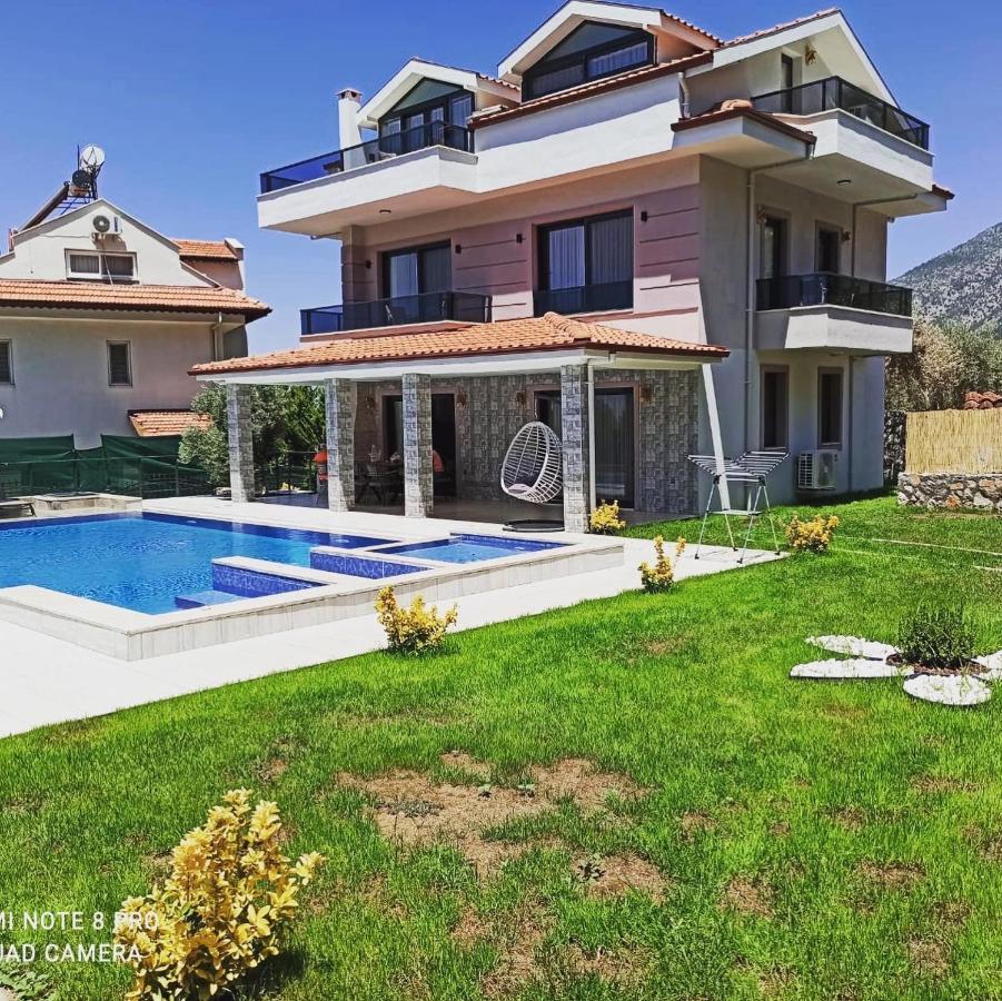 Villa “villa Desen”oludenizde Mustakil 4+1 Havuzlu Fethiye