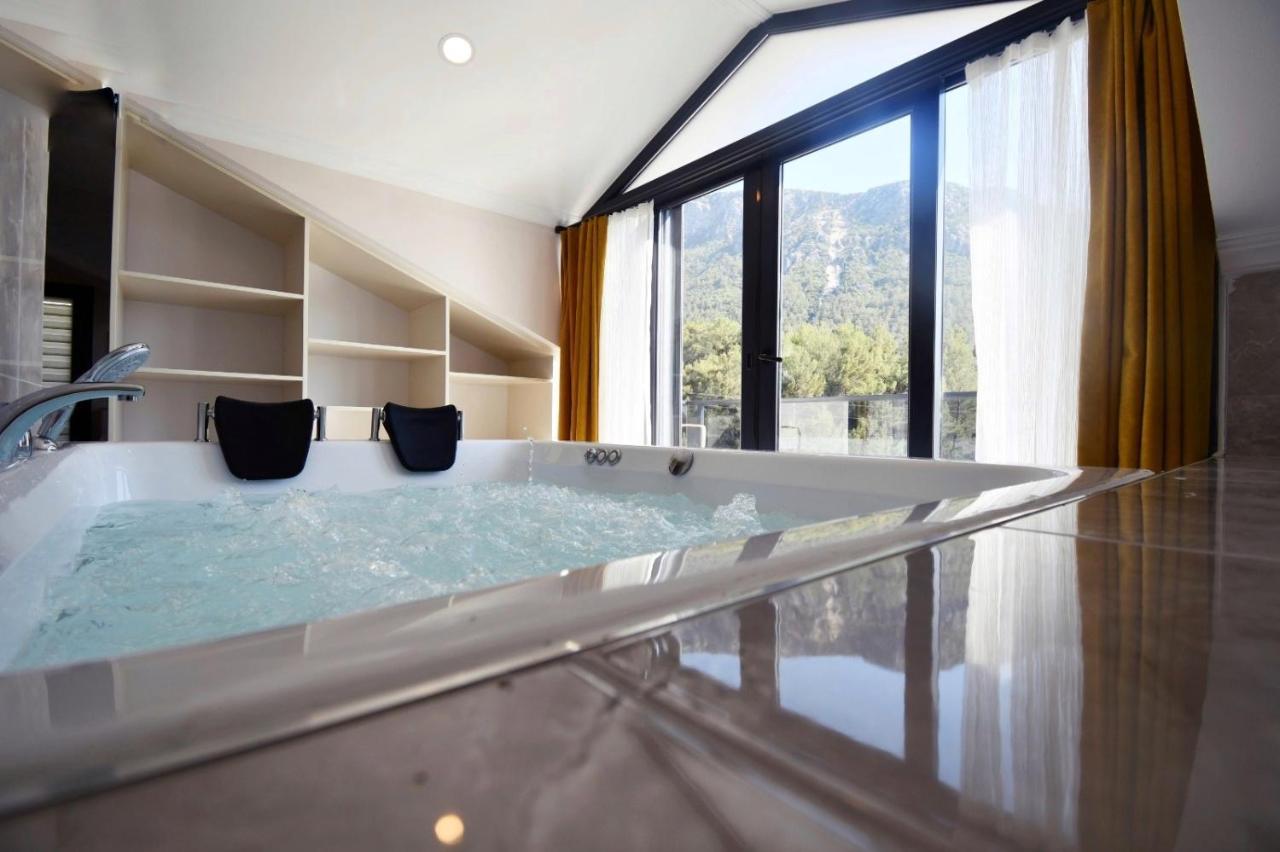 “villa Desen”oludenizde Mustakil 4+1 Havuzlu Villa Fethiye