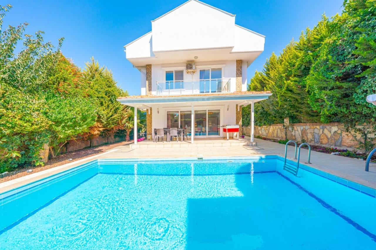 Villa Pine 8, In Hisaroenue, Turkey *