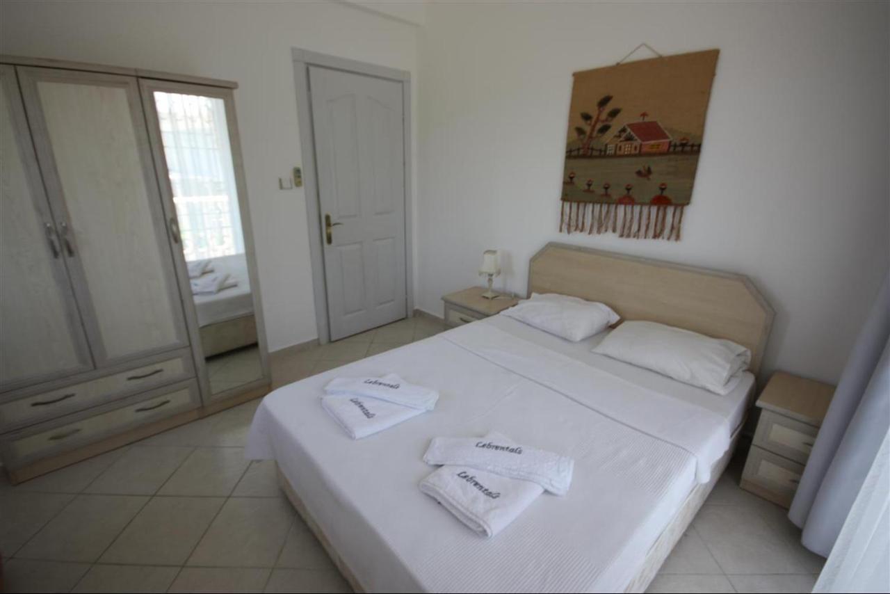 Villa Lebrentals Tina Villas *