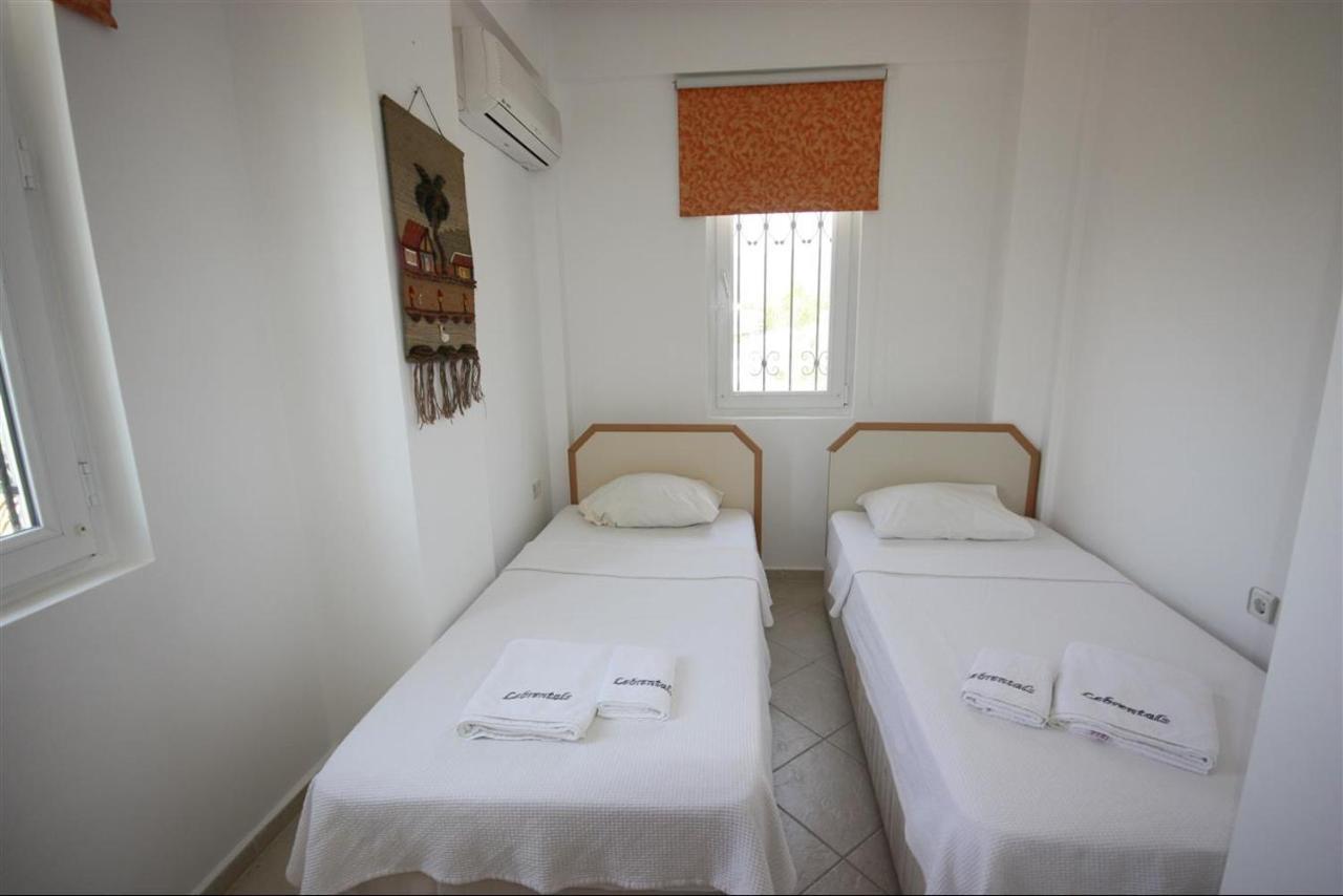 Lebrentals Tina Villas Villa