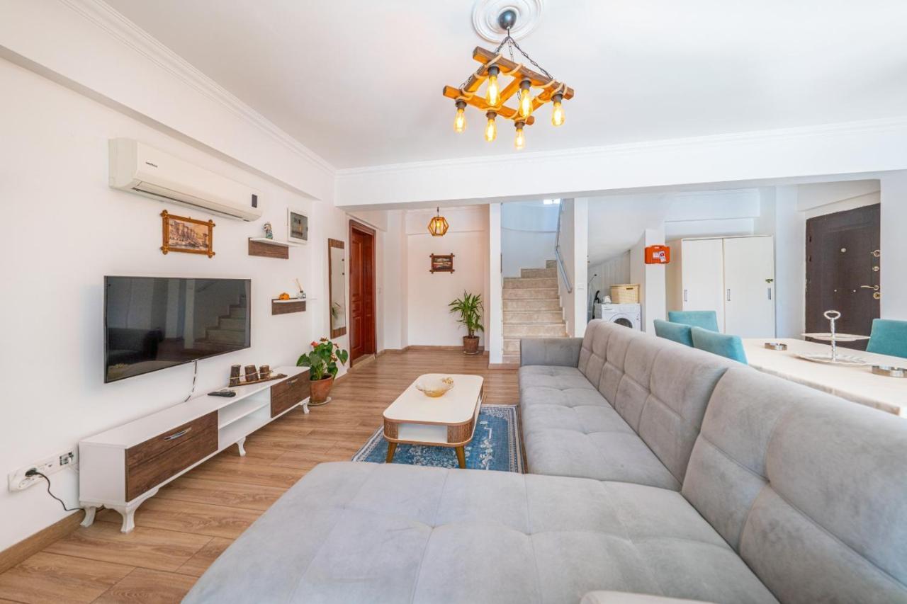 Pine 8, In Hisaroenue, Turkey Villa *