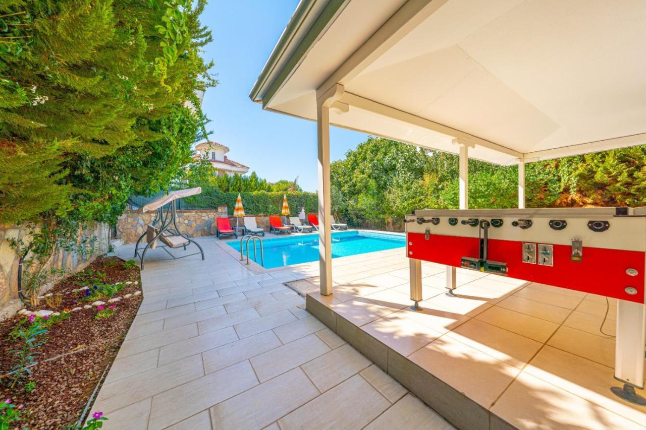 Pine 8, In Hisaroenue, Turkey Villa *