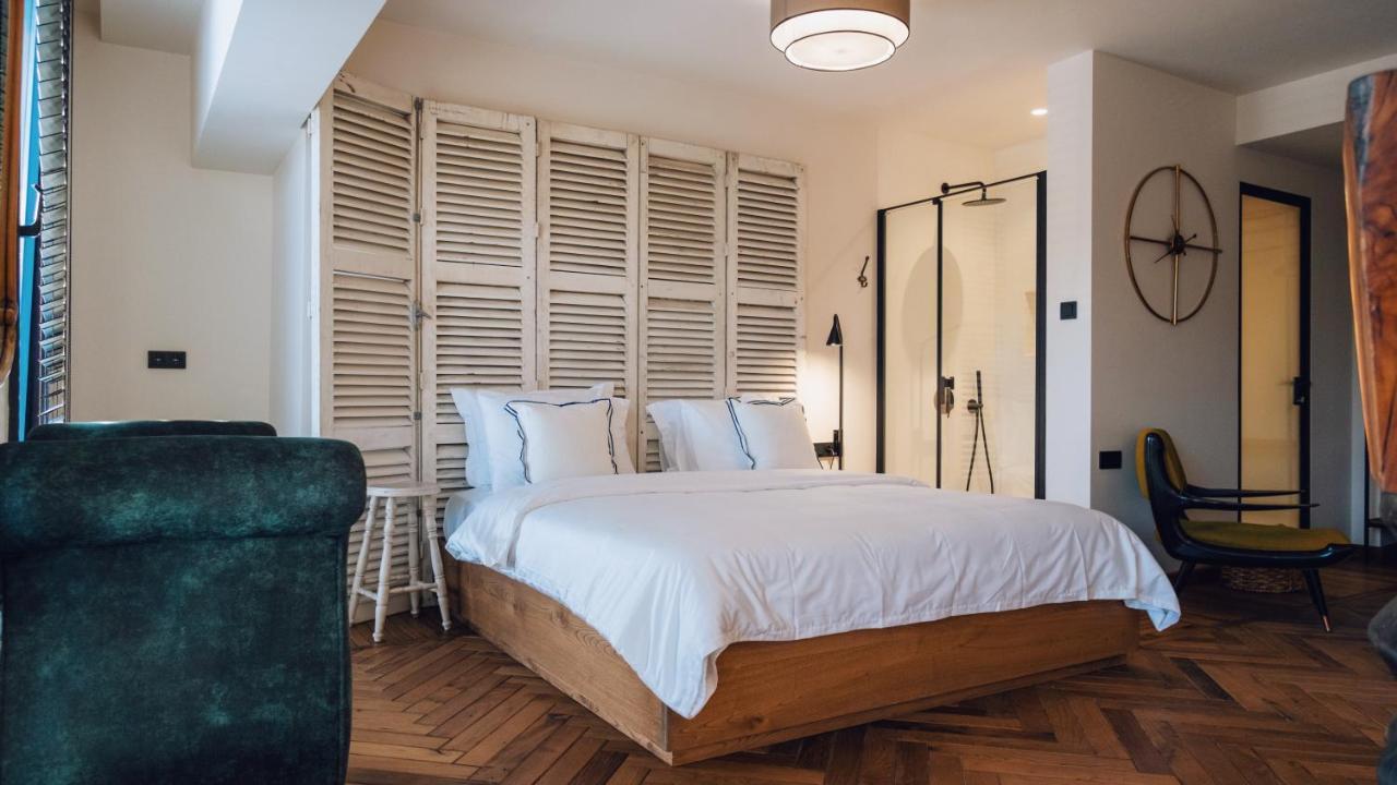 To Be Social House Resort