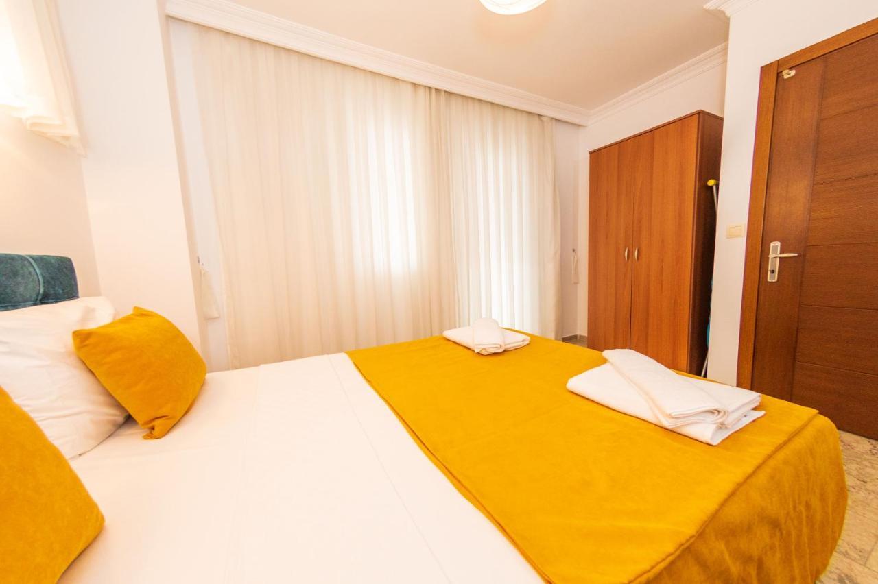 Villa Yasam Park - Luxury 8 Person - Calis 90mt *