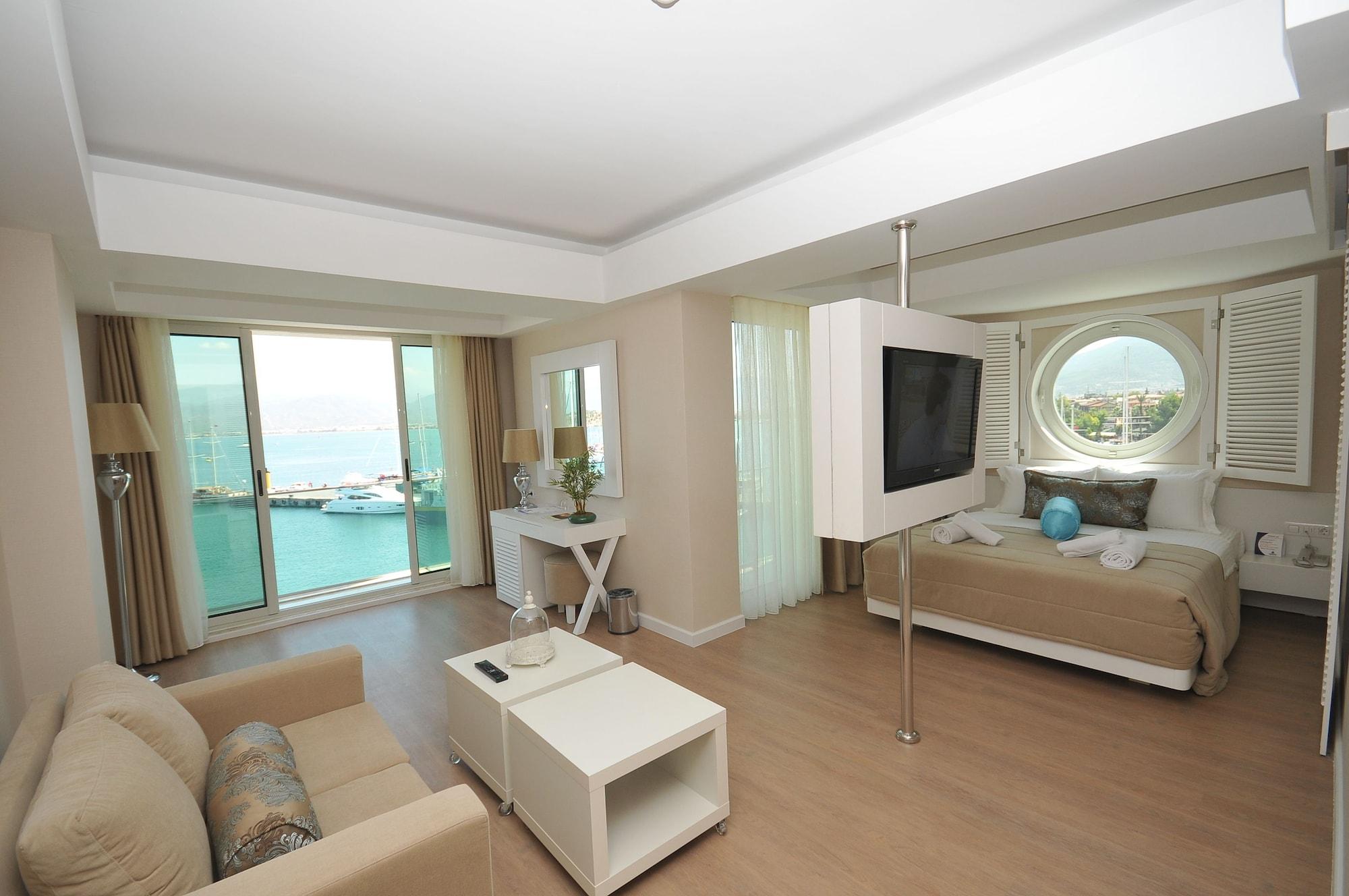 Hotel Alesta Yacht