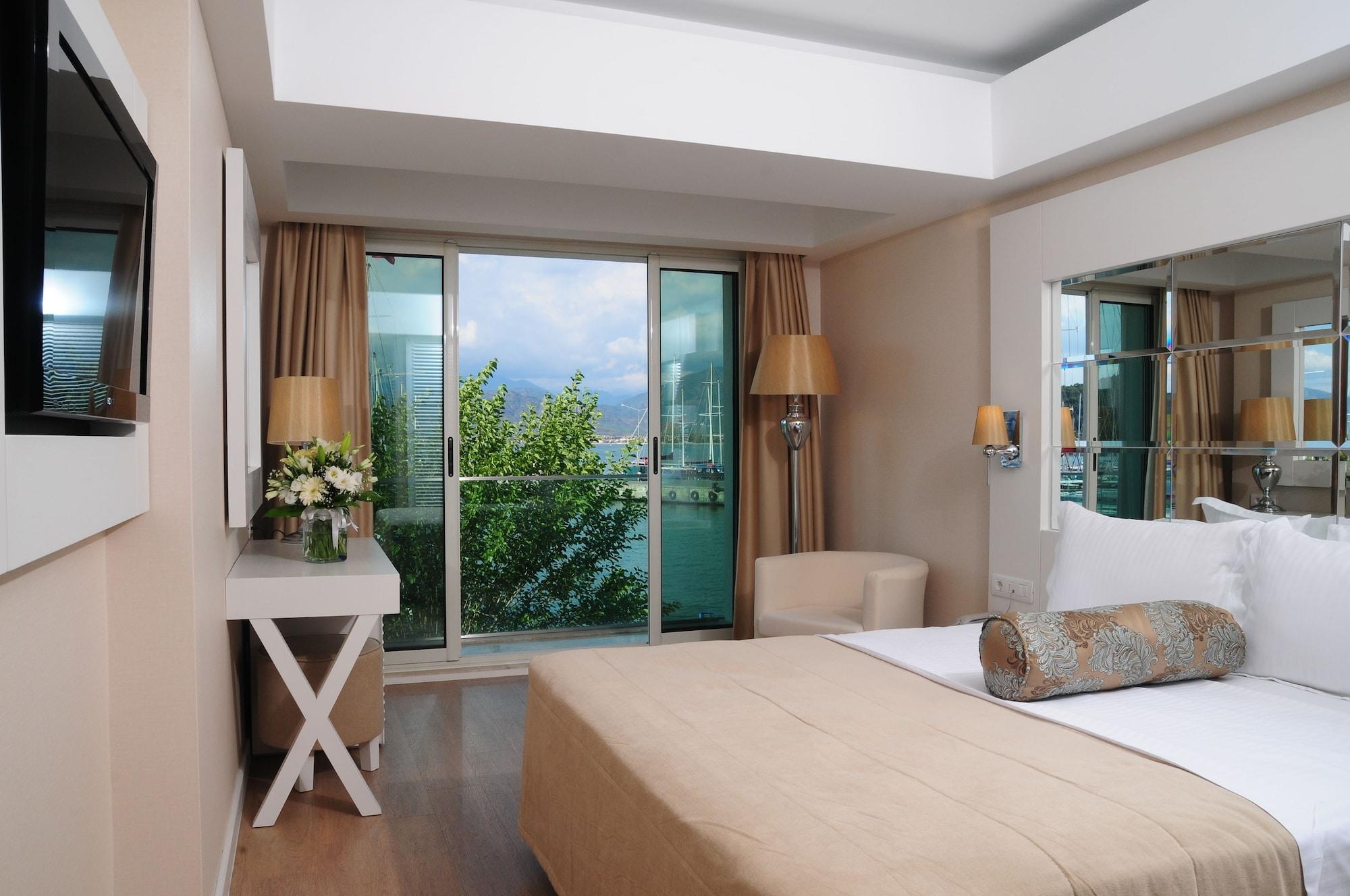 Hotel Alesta Yacht