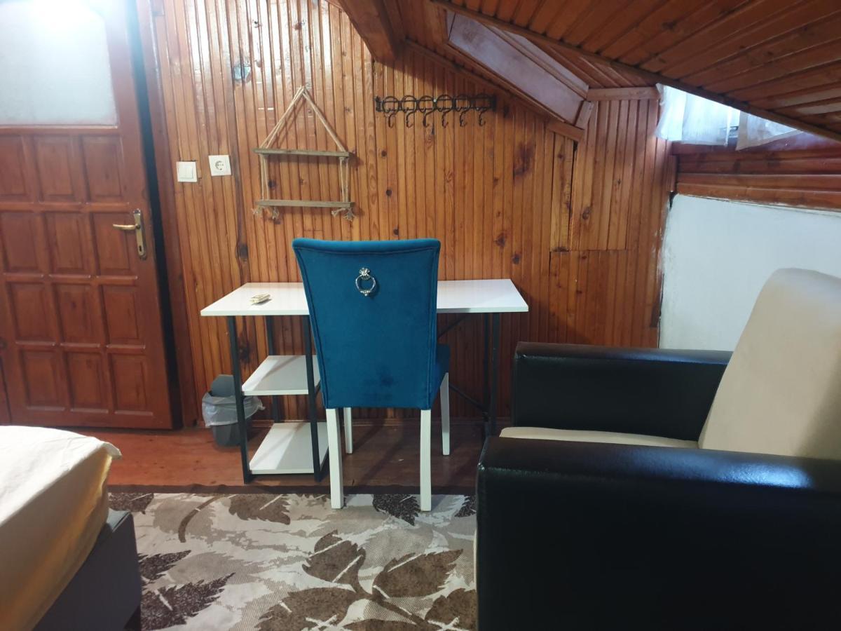 Homestay Stone