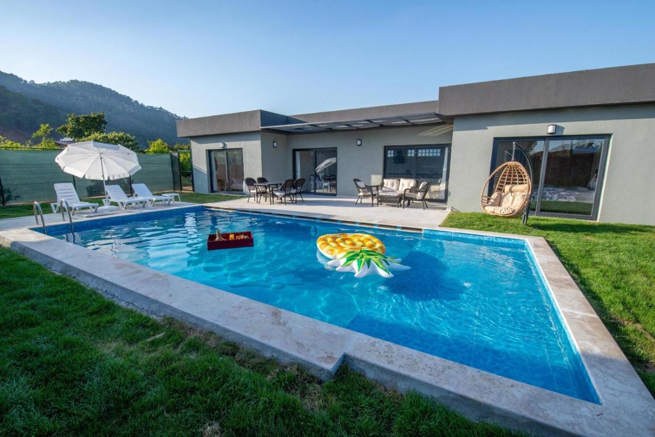 Diamond Tria Villa