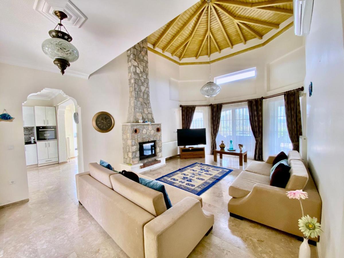 Serenity: Private Pool & Garden Retreat Villa