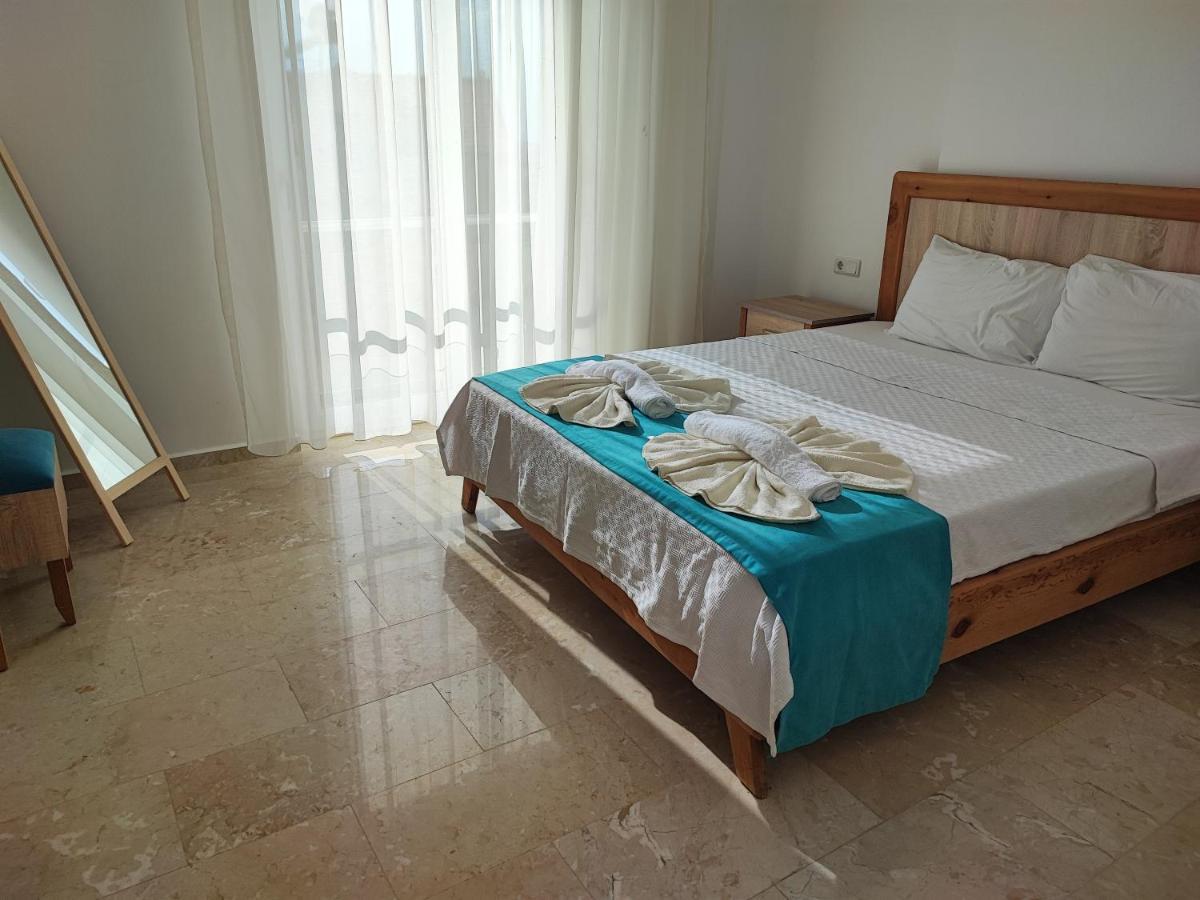 Holly Villa *