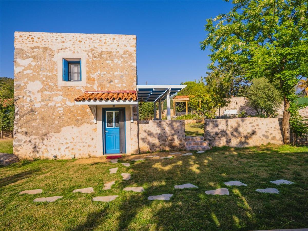 Kinali - Tradational Greek In Kayakoy Villa *