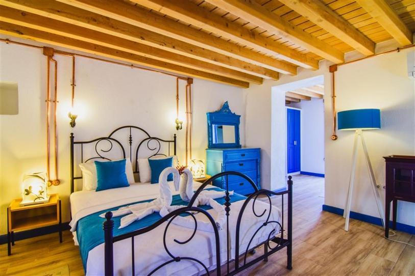 Kinali - Tradational Greek In Kayakoy Villa *