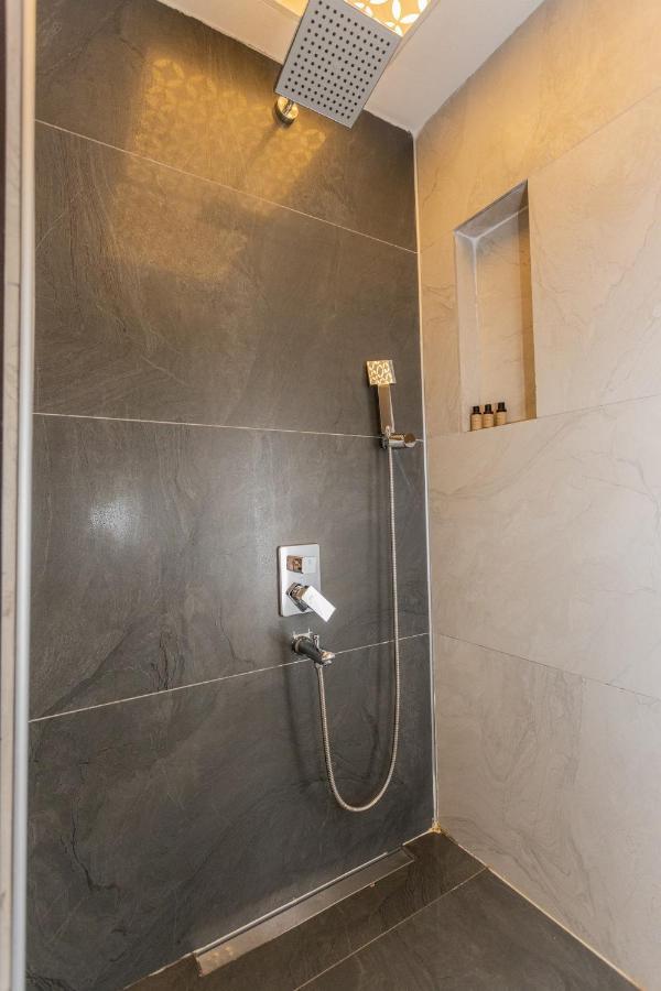 Hotel Suna Village & 3*