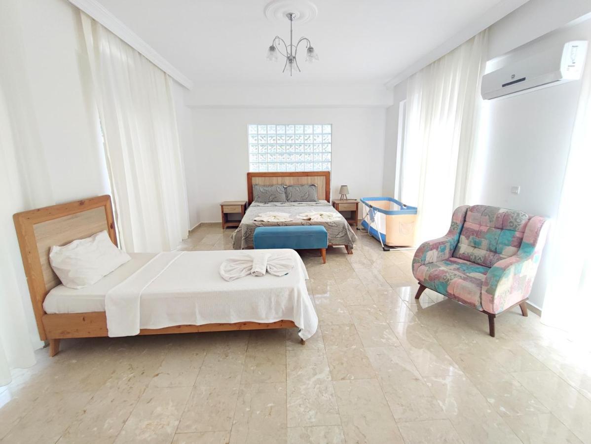 Holly Villa *