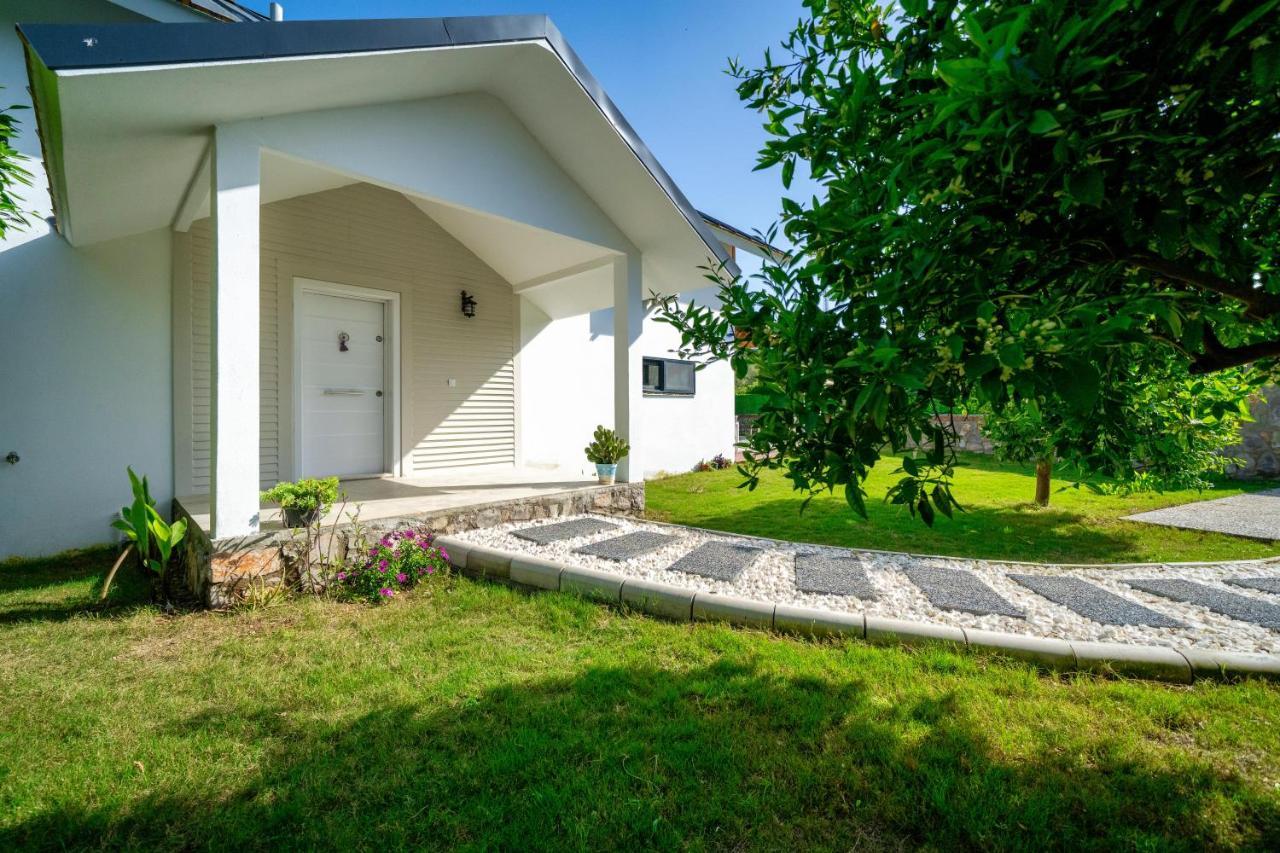 Muestakil Yuezme Havuzlu Genis Bahceli Villa Loft * Fethiye