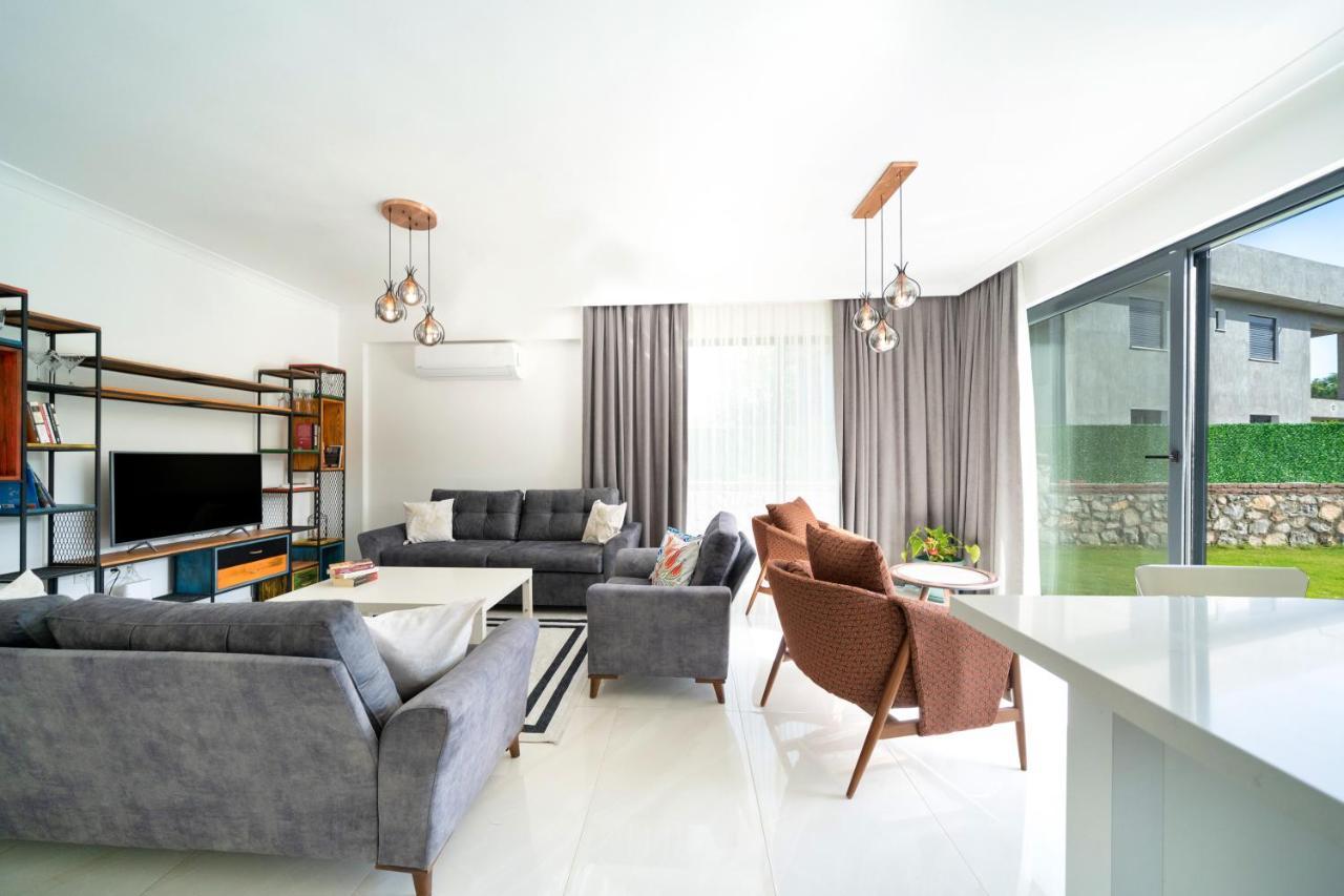 Muestakil Yuezme Havuzlu Genis Bahceli Villa Loft Villa *