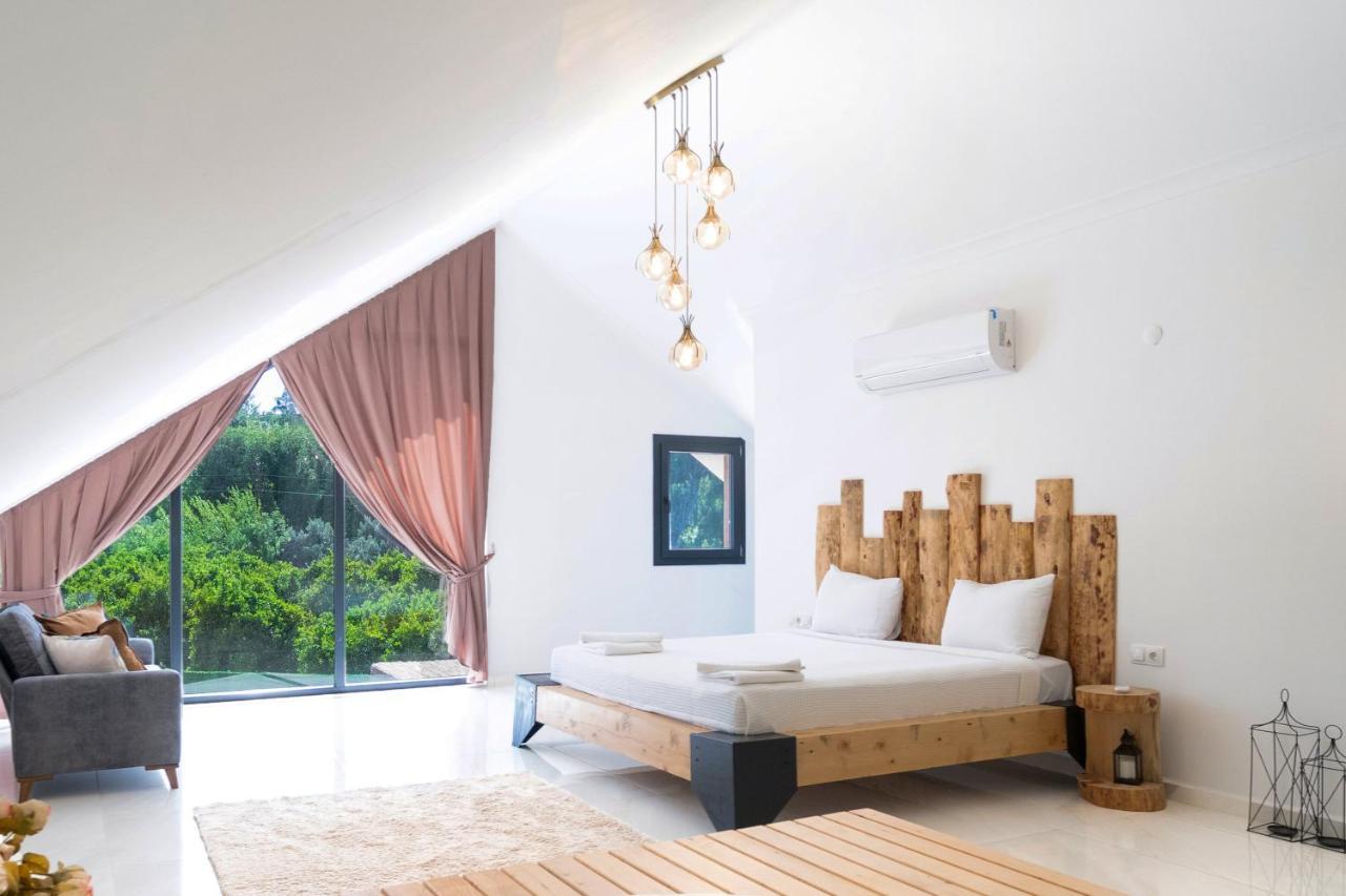 Muestakil Yuezme Havuzlu Genis Bahceli Villa Loft Villa Fethiye