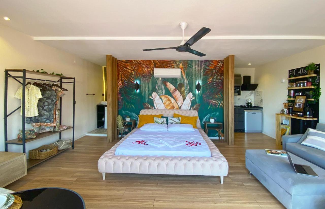 Villa Jakuzili Havuzlu Tropical Balayi Temali Lux