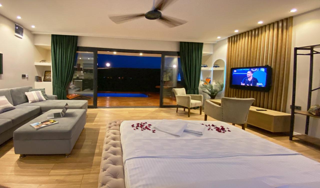 Jakuzili Havuzlu Tropical Balayi Temali Lux *