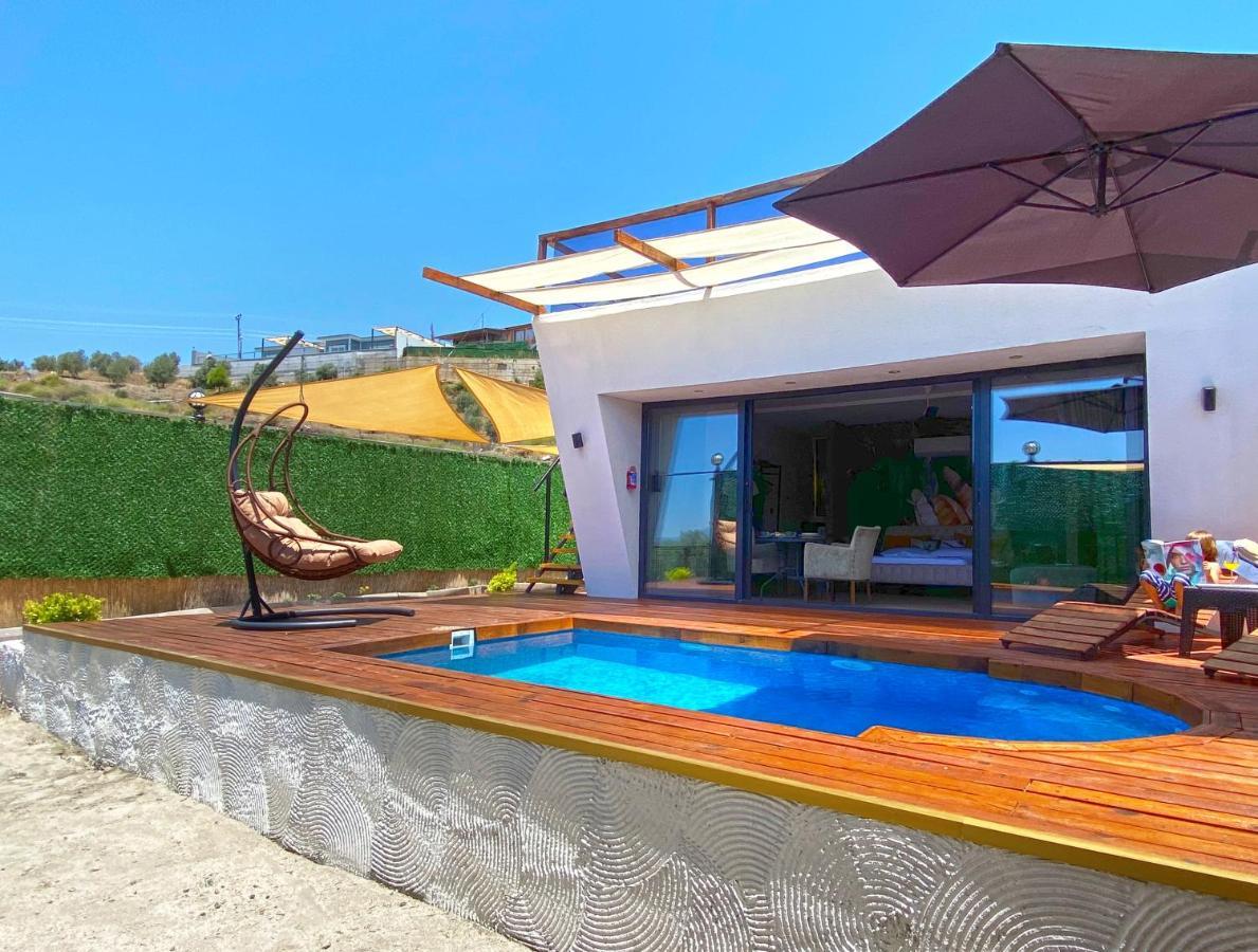 Villa Jakuzili Havuzlu Tropical Balayi Temali Lux Fethiye