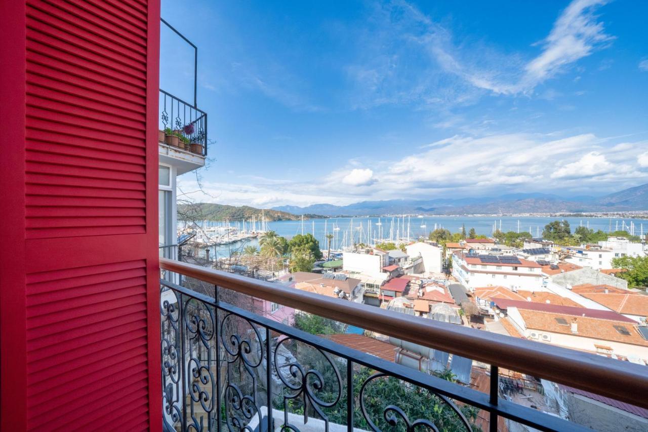 Reddoors Sea View 2*