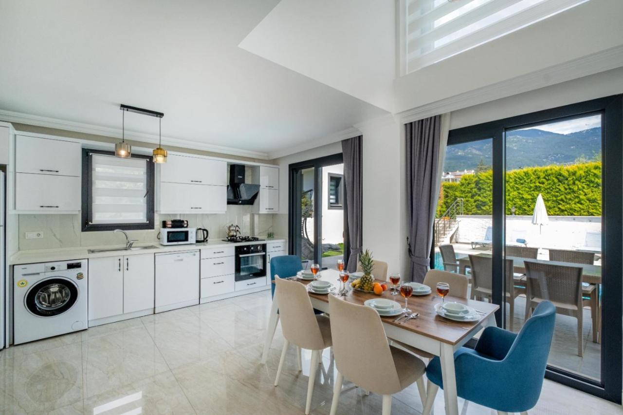 Villa Modern Chic 4-bedroom With Private Pool And Garden In Hisaronu Fethiye