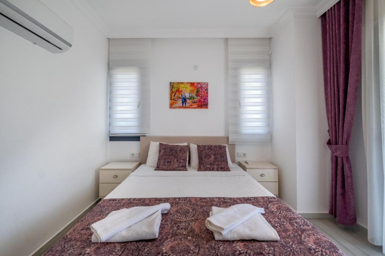 Modern Chic 4-bedroom With Private Pool And Garden In Hisaronu Villa