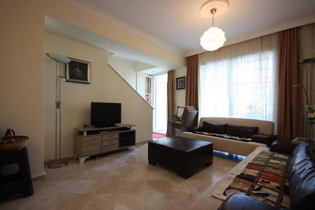 Nearby The Sea With Pool Triplex Villa *