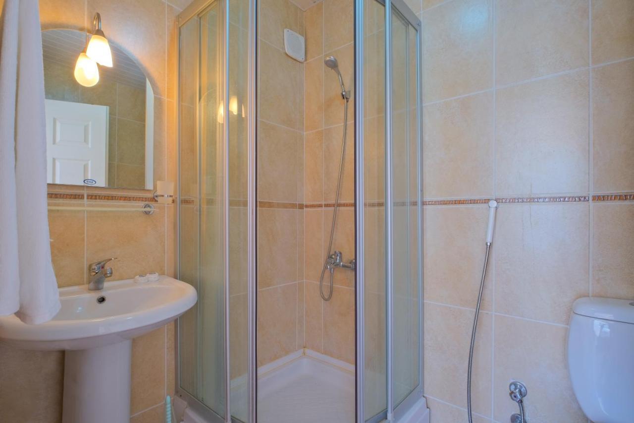 Yas Calis Villa *