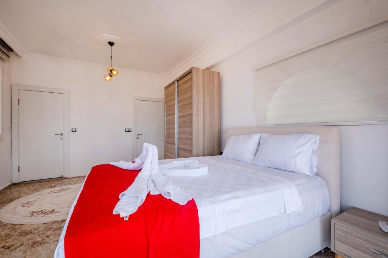 Sessiz,sakin, Huzurlu Jakuzi Ve Saunali Deniz,doga Manzarali Muestakil Villa Fethiye