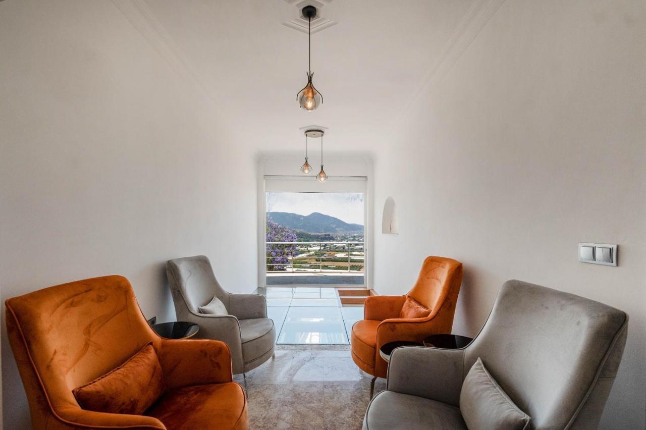 Sessiz,sakin, Huzurlu Jakuzi Ve Saunali Deniz,doga Manzarali Muestakil Villa Fethiye