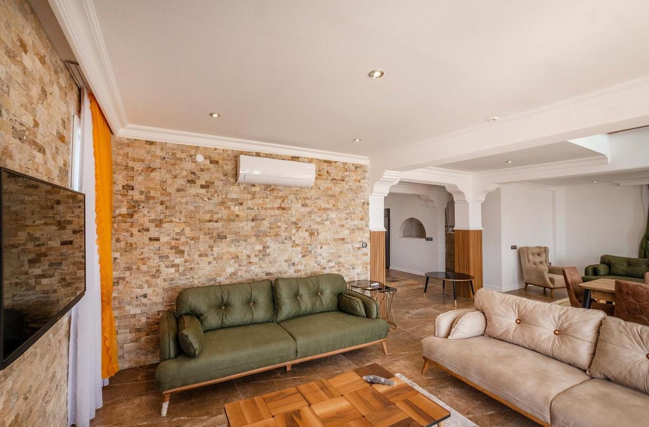 Sessiz,sakin, Huzurlu Jakuzi Ve Saunali Deniz,doga Manzarali Muestakil Villa Fethiye