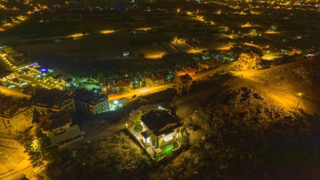 Sessiz,sakin, Huzurlu Jakuzi Ve Saunali Deniz,doga Manzarali Muestakil Villa Fethiye