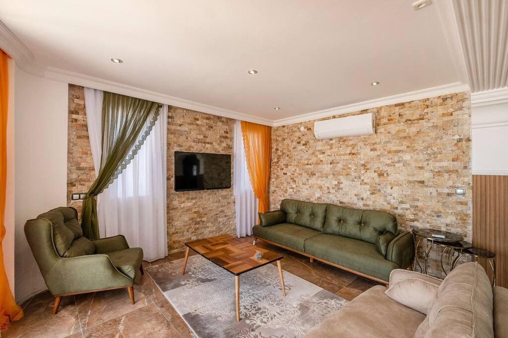 Sessiz Sakin Manzarali Sauna Ve Jakuzili,muestakil Havuzlu Villa