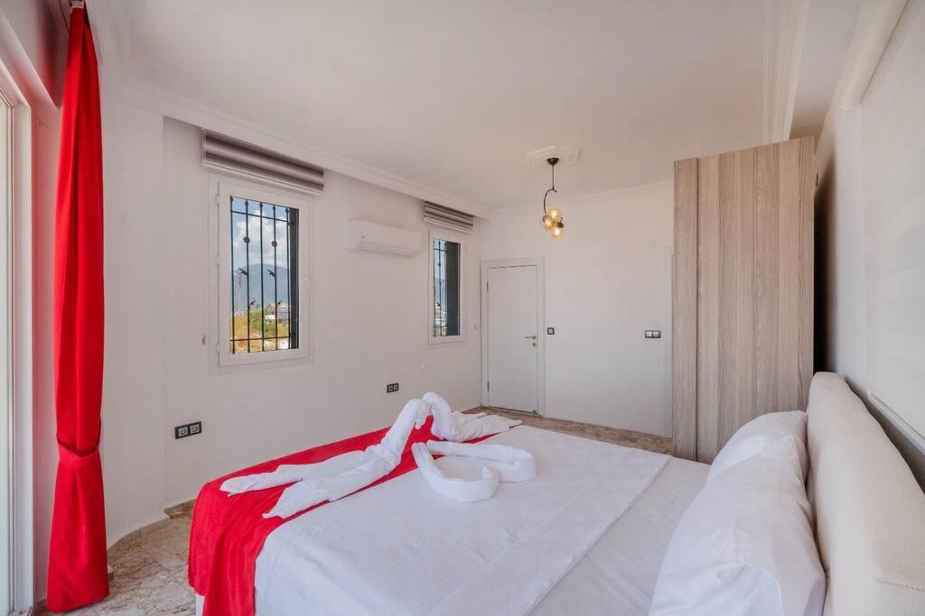 Villa Sessiz Sakin Manzarali Sauna Ve Jakuzili,muestakil Havuzlu