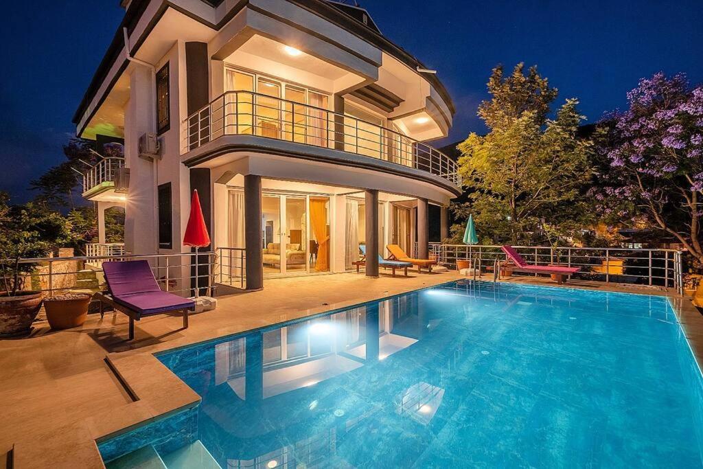 Sessiz Sakin Manzarali Sauna Ve Jakuzili,muestakil Havuzlu Villa